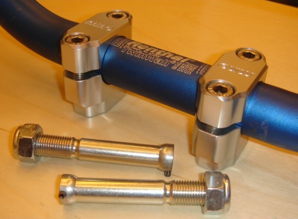 MINO : ( 13-3002 ) Handlebar clampset 28.6 mm center KX/CR